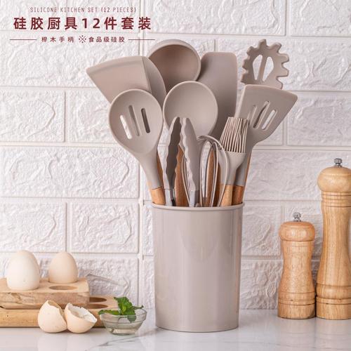 厨房里的温柔革命 一套食品级硅胶铲如何拯救你的不粘锅